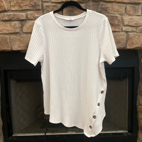 Moa Moa white ribbed sweater with brown button detail. - Picture 1 of 6